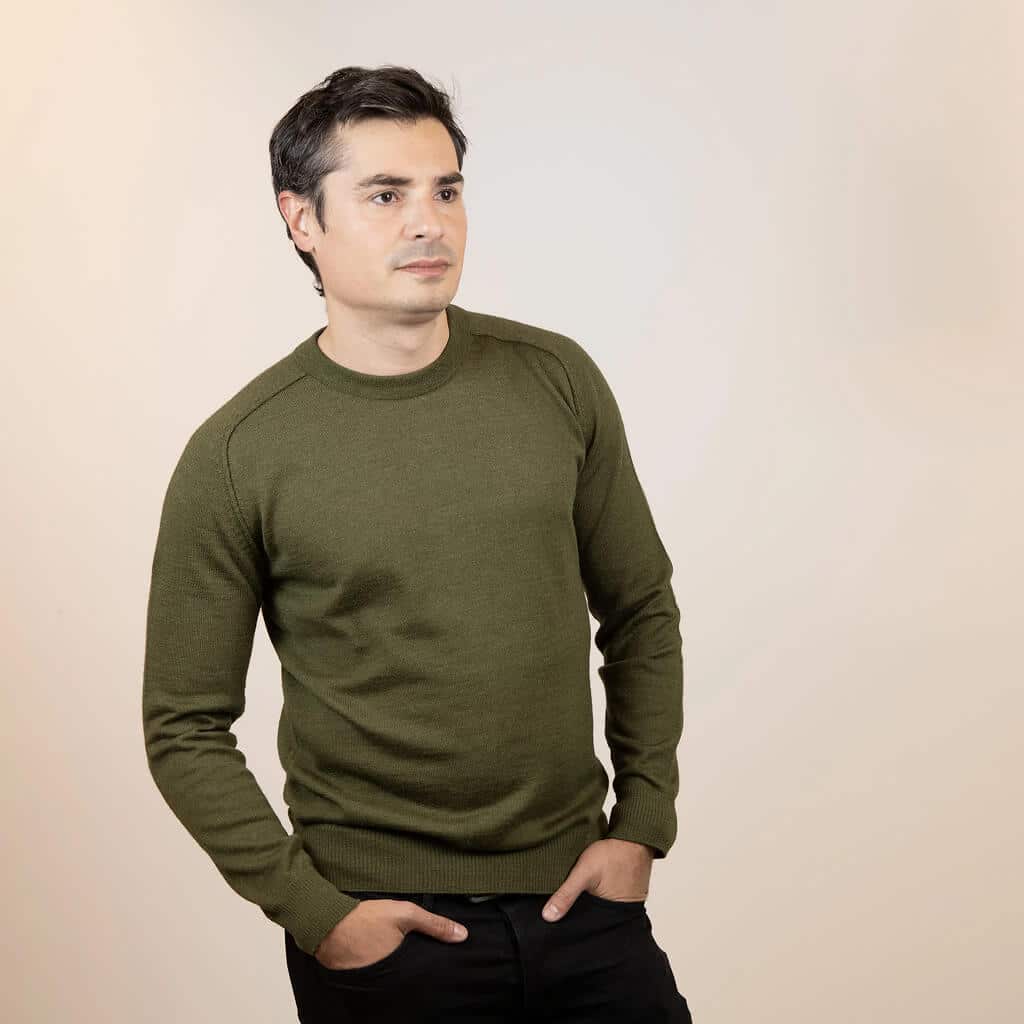 Dunkelgrüner Alpaka Pullover für Herren Tawa von Alpakin