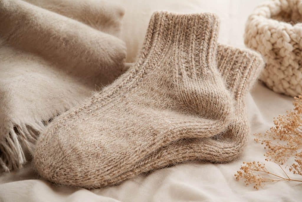Empfindliche Alpaka Socken 100 Prozent, die sich als Schlafsocken aber nicht den Belastungen in Schuhen eignen